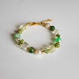 Beaded bracelets green